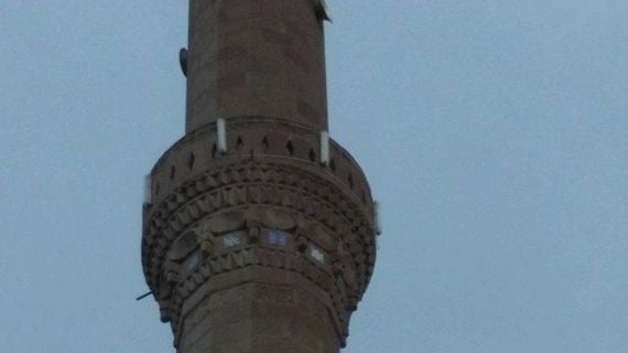 Aksaray’da cami minaresine yıldırım düştü